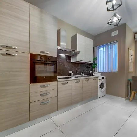 Cozy 1br In With Wifi, Ac And Comfy Bed By 360 Estates * グジラ