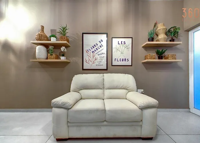 Cozy 1br In With Wifi, Ac And Comfy Bed By 360 Estates グジラ